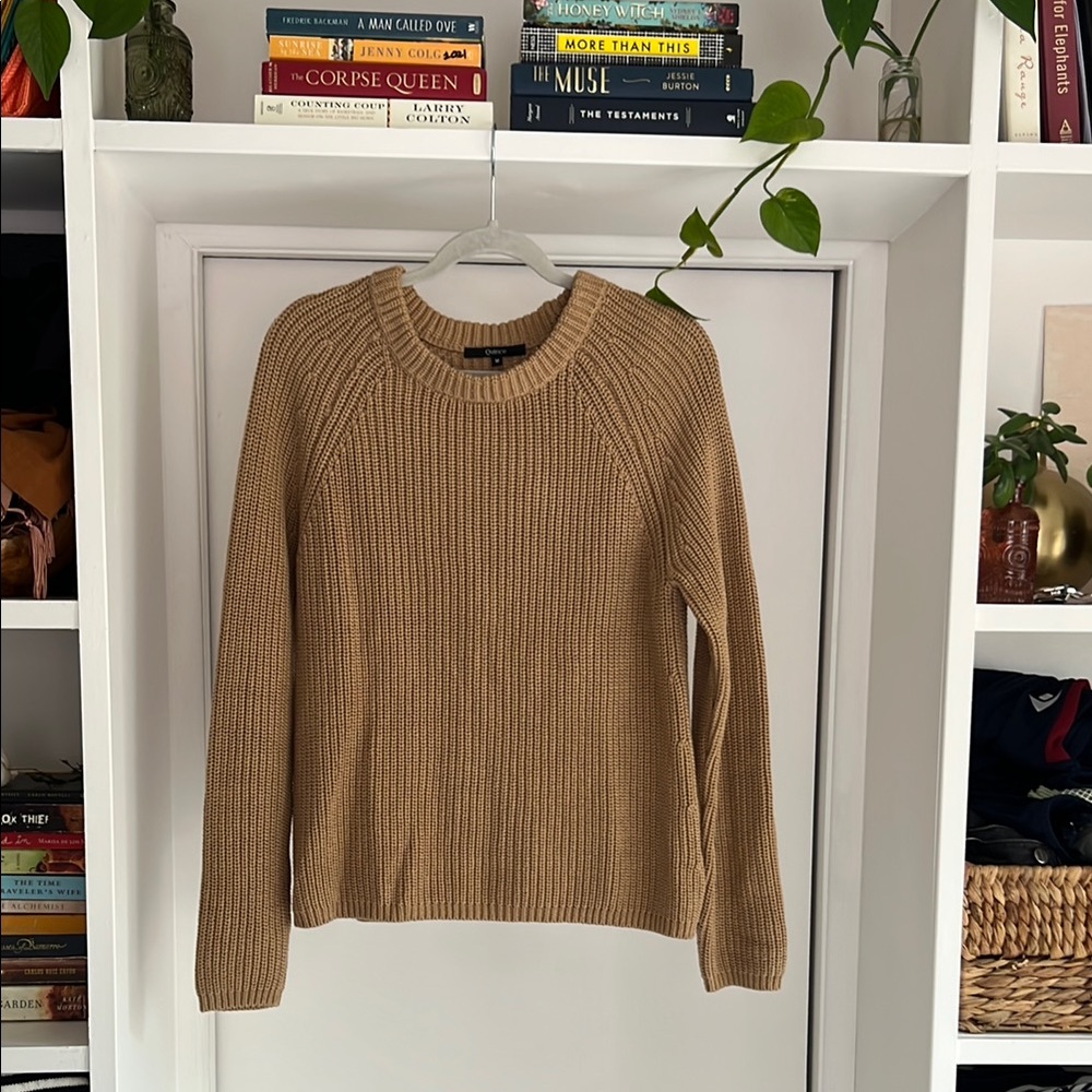 Cozy Tan Knit Boyfriend Sweater. Perfect condition size M